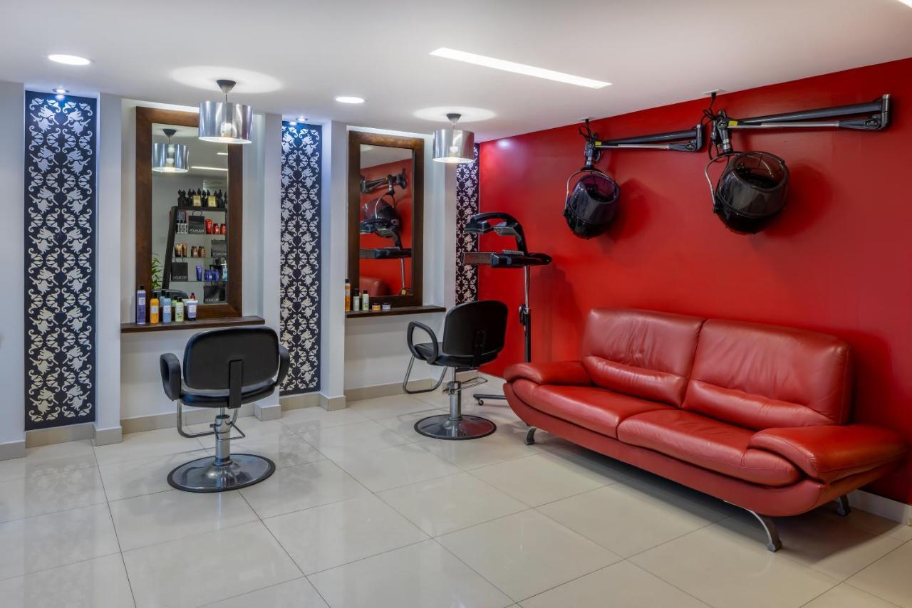 סימפסון ביי The Atrium Beach Resort And Spa, Ascend Hotel Collection מראה חיצוני תמונה