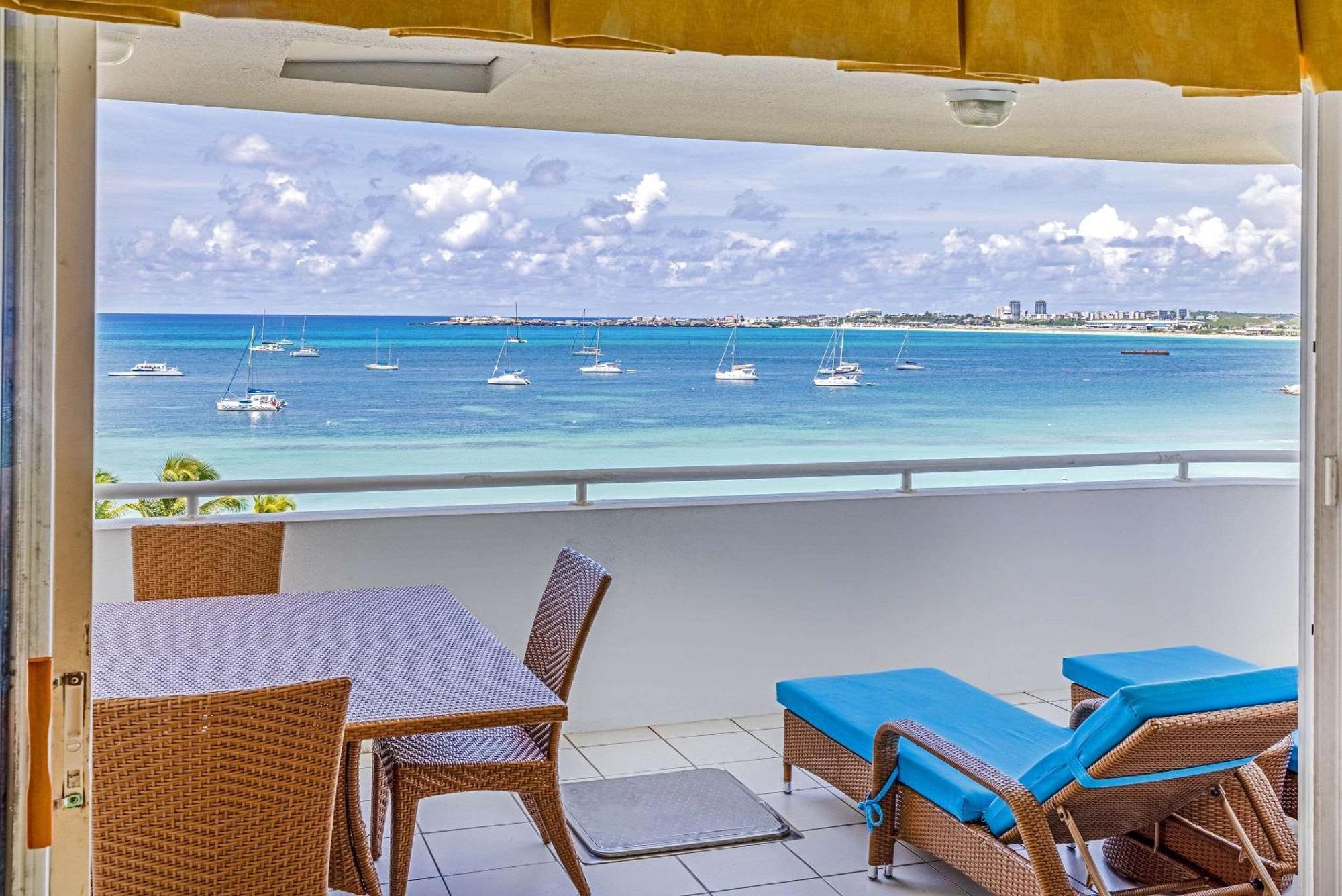 סימפסון ביי The Atrium Beach Resort And Spa, Ascend Hotel Collection מראה חיצוני תמונה