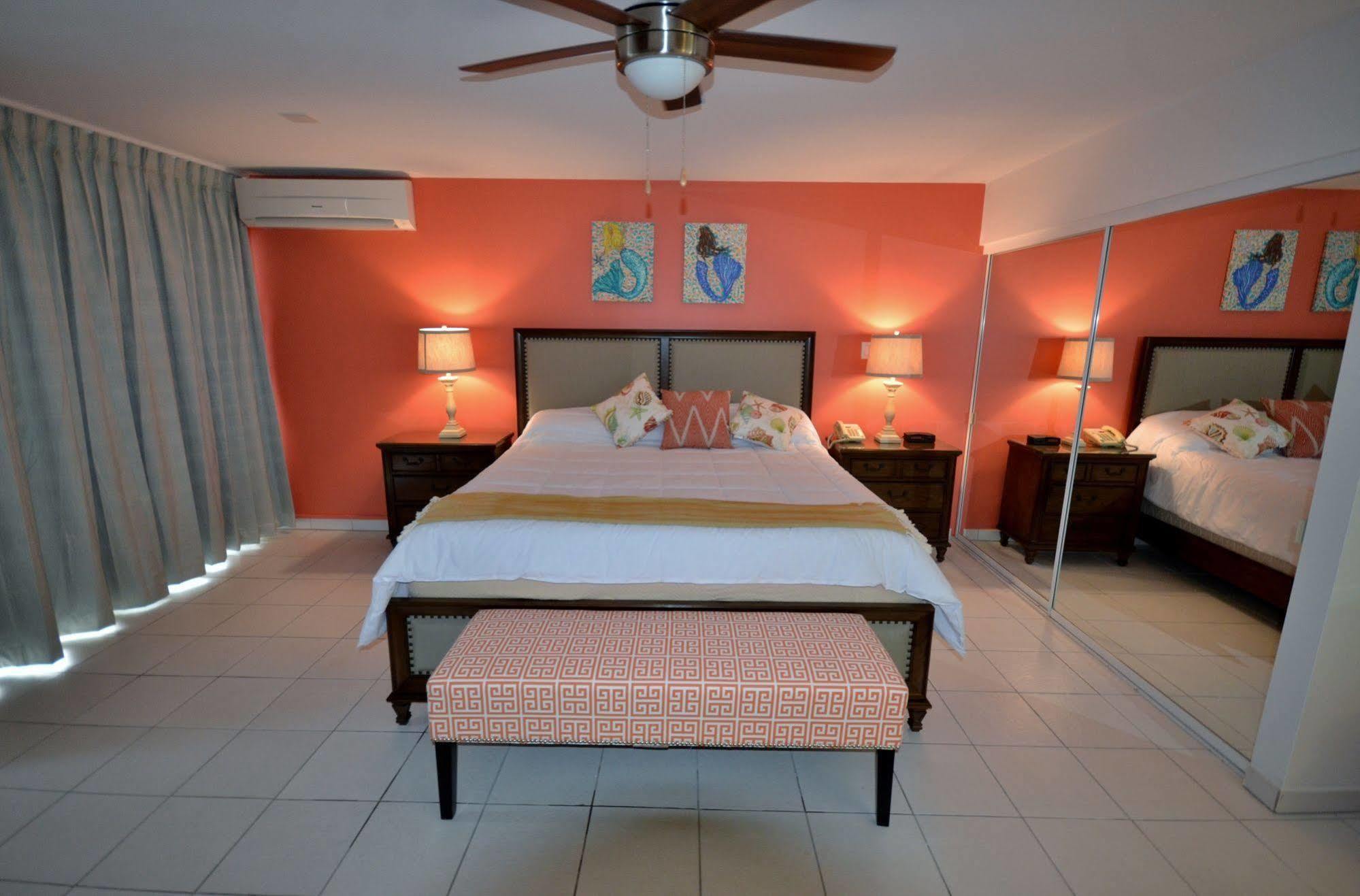 סימפסון ביי The Atrium Beach Resort And Spa, Ascend Hotel Collection מראה חיצוני תמונה