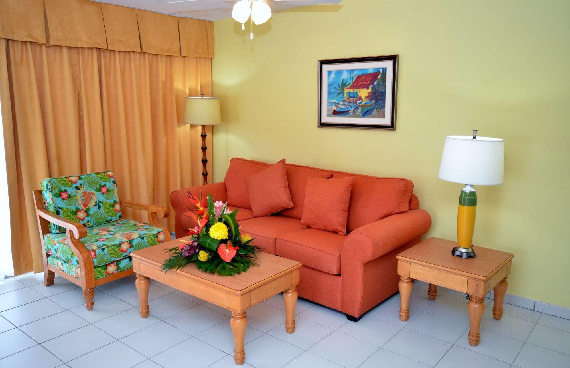 סימפסון ביי The Atrium Beach Resort And Spa, Ascend Hotel Collection מראה חיצוני תמונה