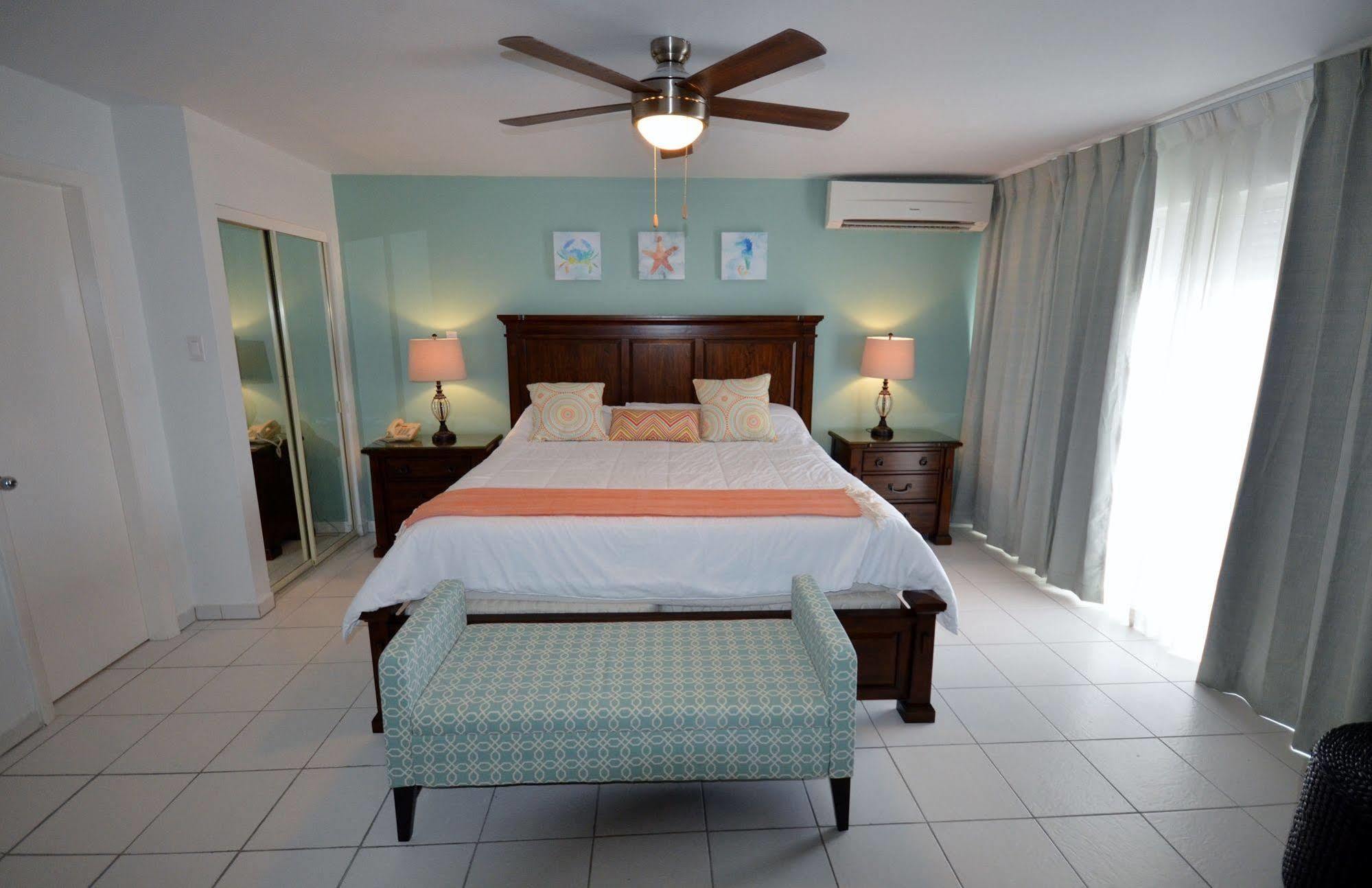 סימפסון ביי The Atrium Beach Resort And Spa, Ascend Hotel Collection מראה חיצוני תמונה